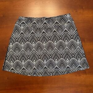 Title Nine Black and White A-Line Skort